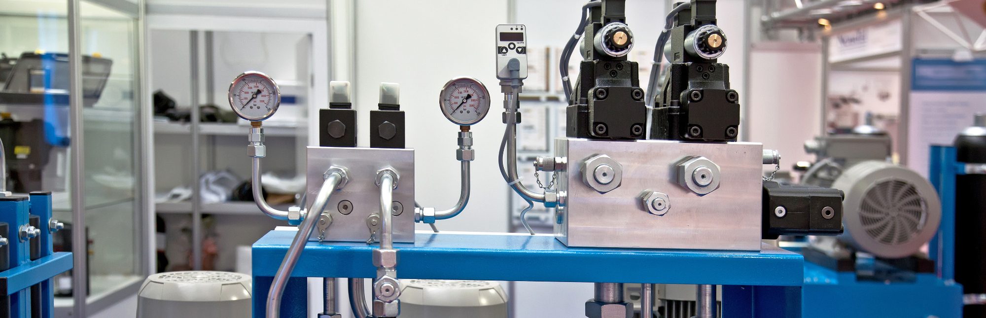 Hydraulikaggregat mit Steuerblock Steuerblock auf Hydraulikaggregat